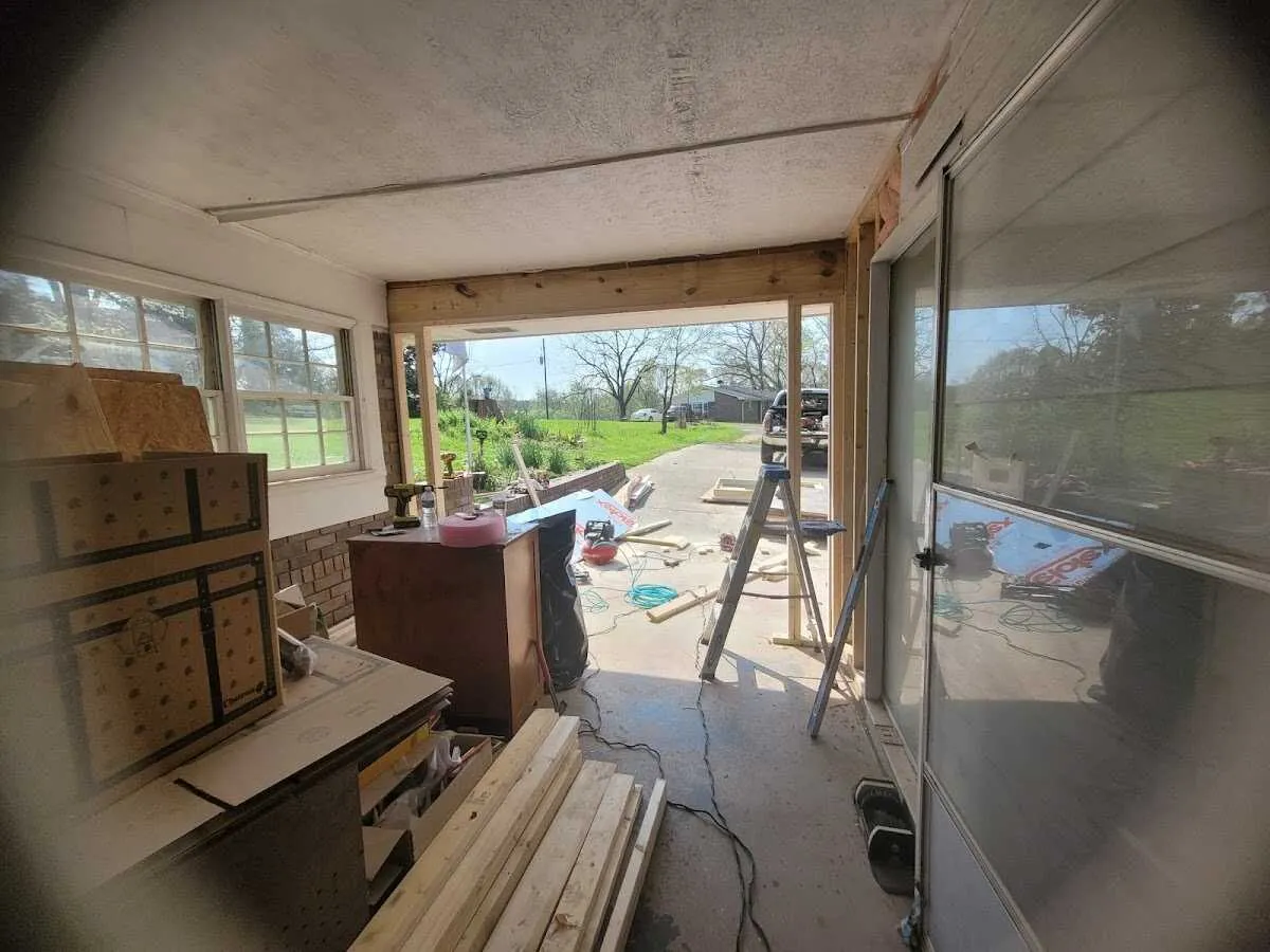 Air movers and dehumidifier for Water Mitigation Services in Middleburg Heights